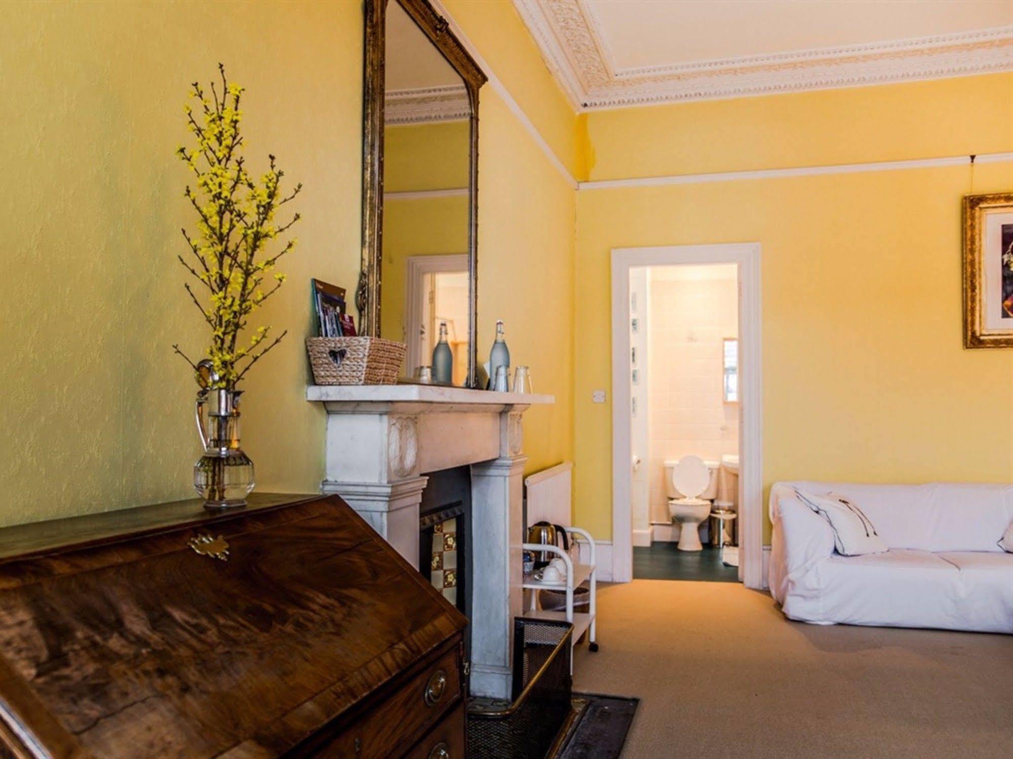 Winter Cherry Bed & Breakfast Edynburg Zewnętrze zdjęcie